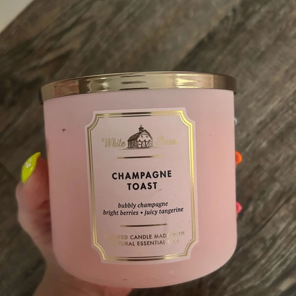 Bath & Body Works Pink Champagne Toast Candle with Gold Lid - Picture 2 of 5